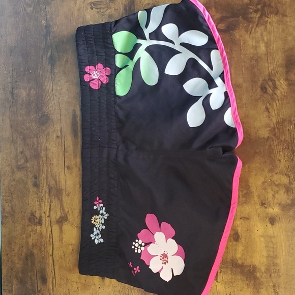 Hawaiian tropical floral hot pants board shorts - Picture 4 of 10